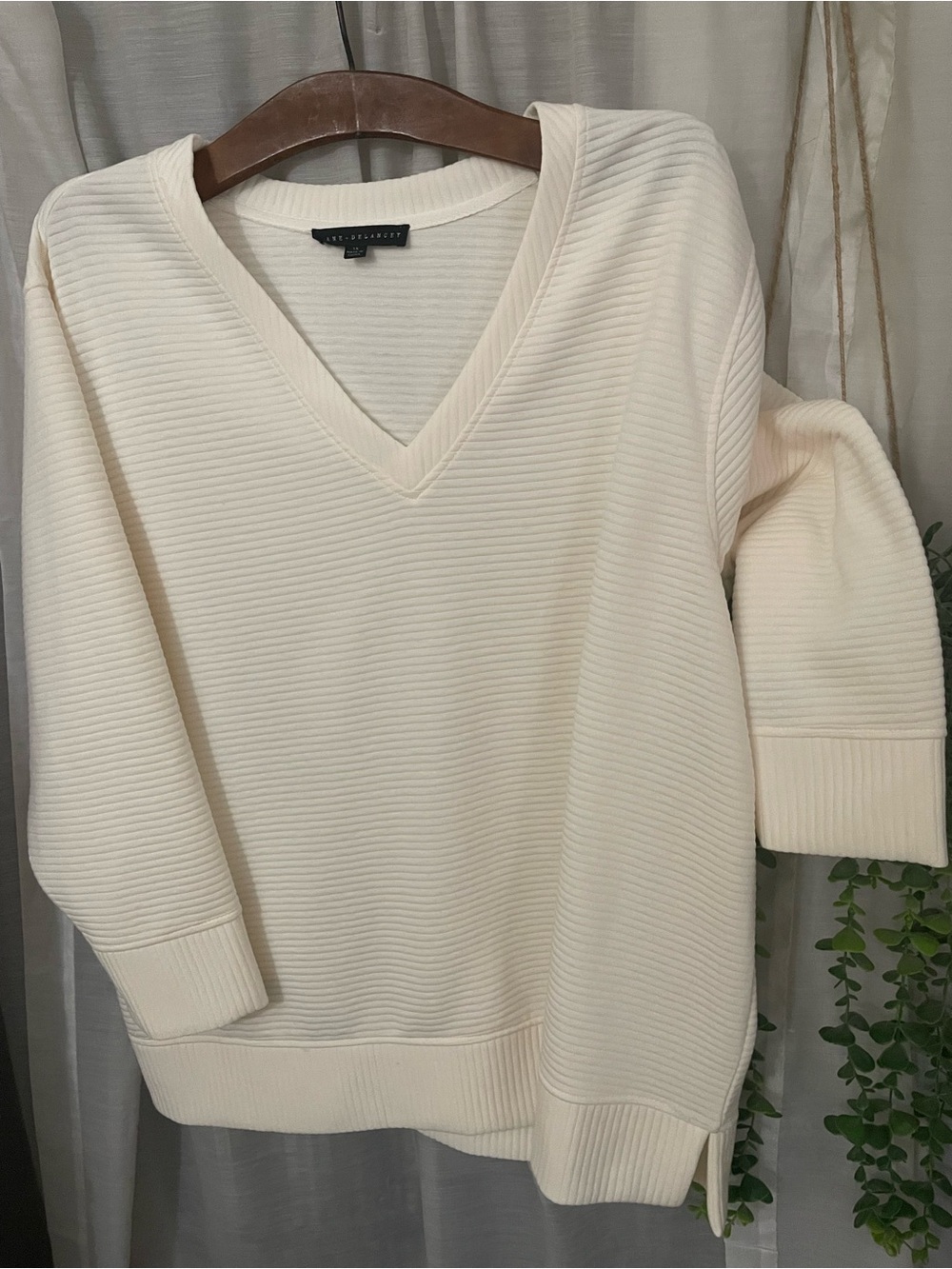 Jane and Delancey Cream V-Neck Ribbed Knit Sweater